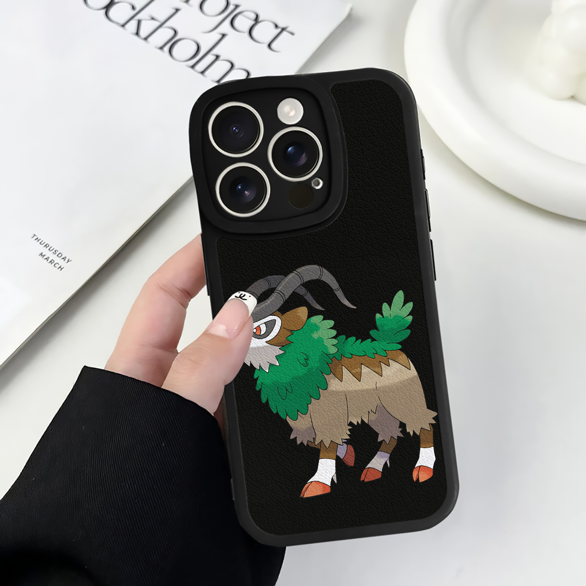 （画像用） ポケットモンスター Pokémon 【iPhone 16シリーズ対応】シリコンスマホケース（レザー調） 材質：シリコン